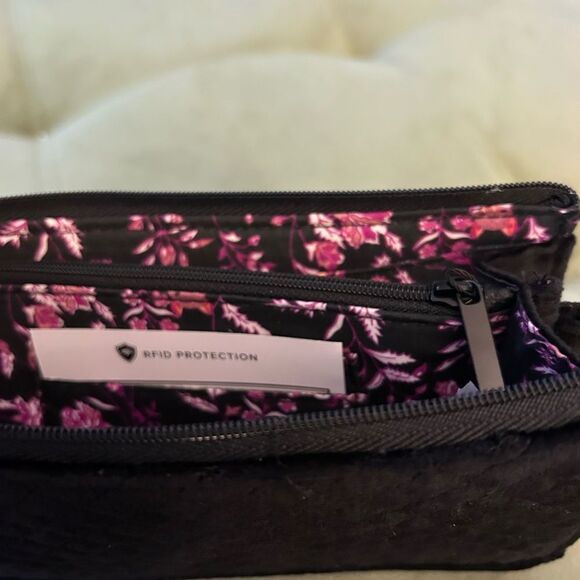 Vera Bradley NWT Iconic RFID Slim Wristlet - beautiful lining! - Picture 2 of 6
